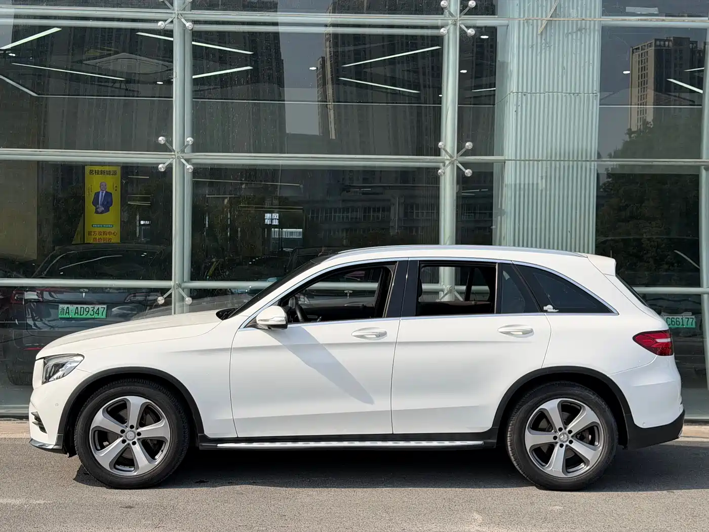 Mercedes-Benz GLC 2016 GLC 260 4MATIC Luxury фото 3