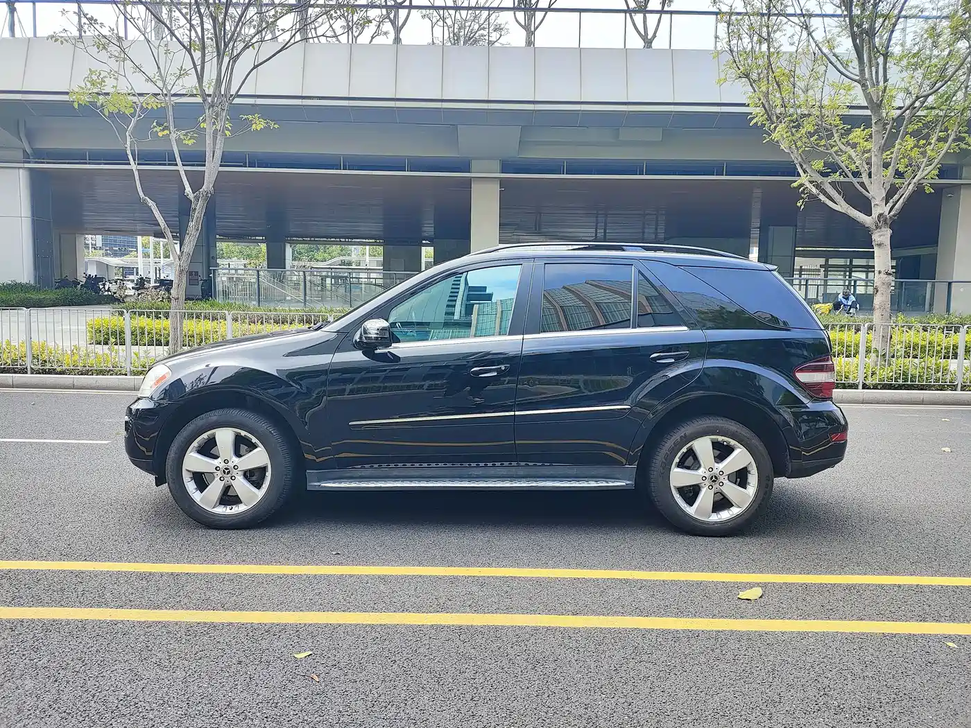 Mercedes-Benz M-Class 2010 ML 350 4MATIC Luxury Special Edition фото 4