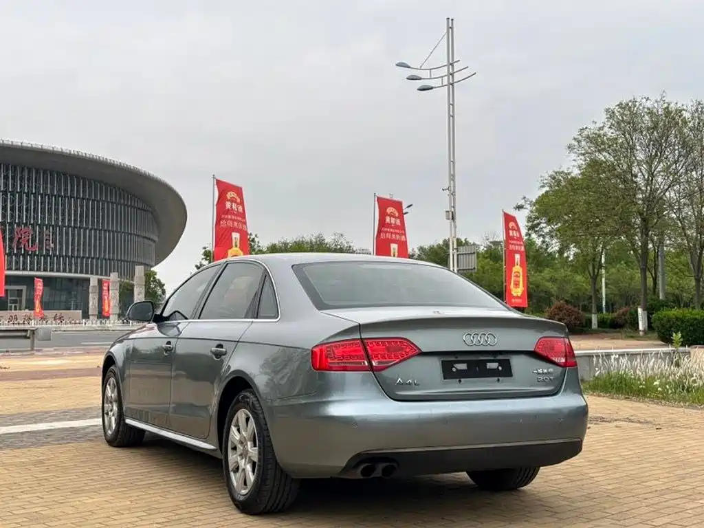 Audi A4L 2010 2009 2.0 TFSI Luxury