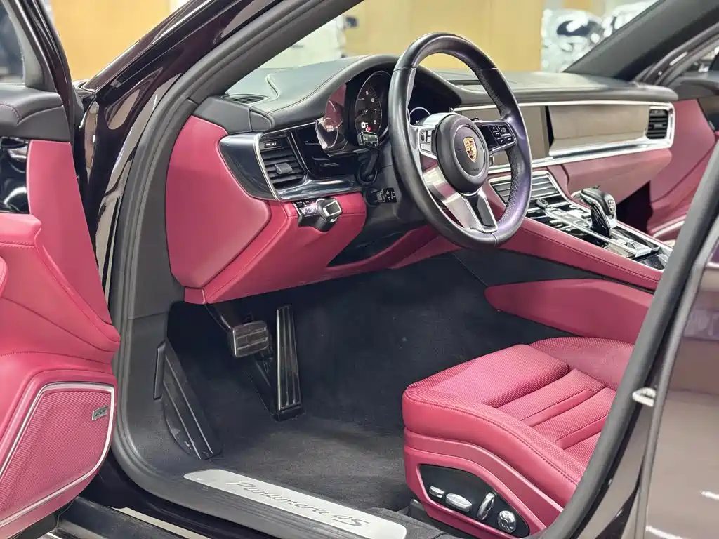 Фото 7 - Porsche Panamera