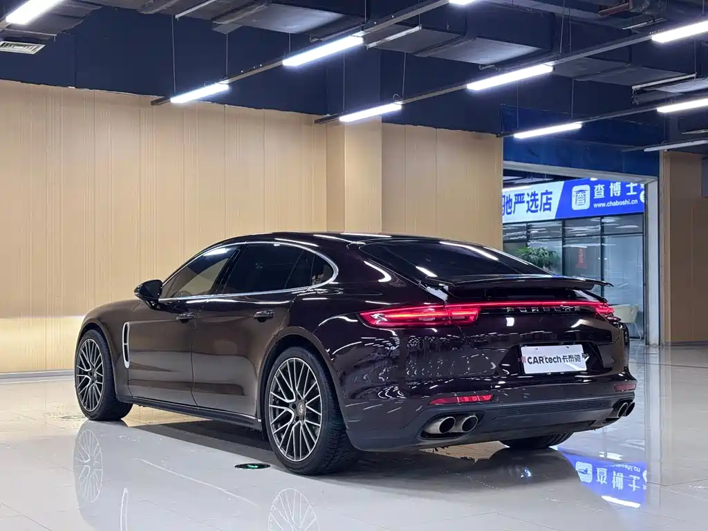Фото 21 - Porsche Panamera