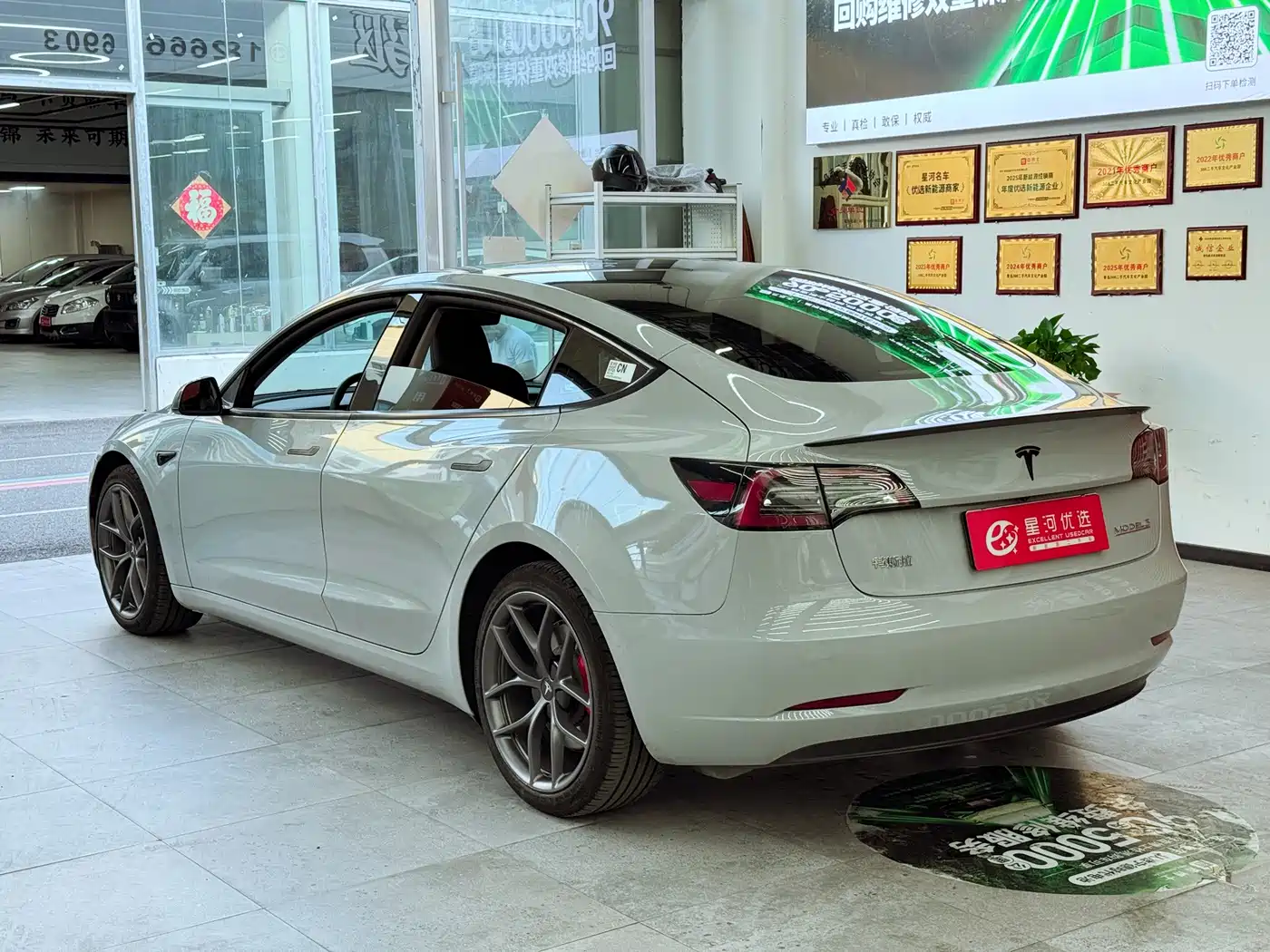 Фото 5 - Tesla Model 3