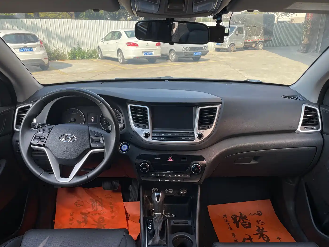 Hyundai Tucson 2015 1.6T Dual Clutch 2WD Leading фото 7