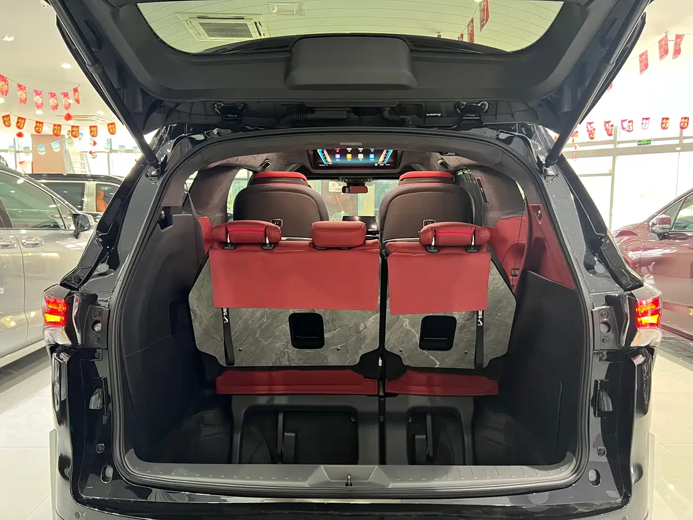 Toyota Granvia 2024 2.5L Hybrid Comfort фото 17
