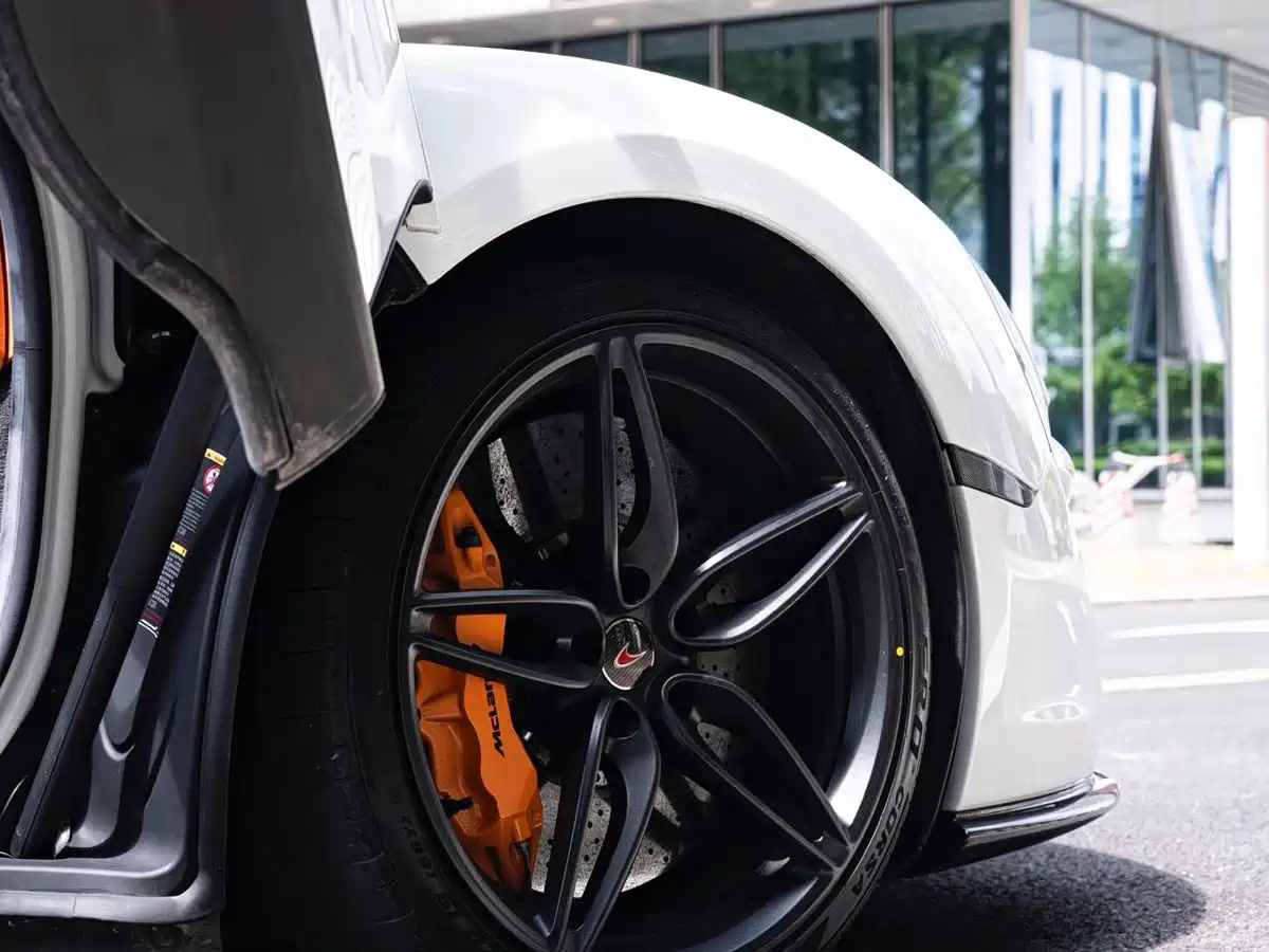 Photo 10 - McLaren 570