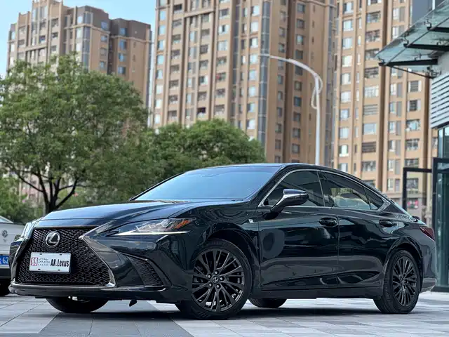lexus es