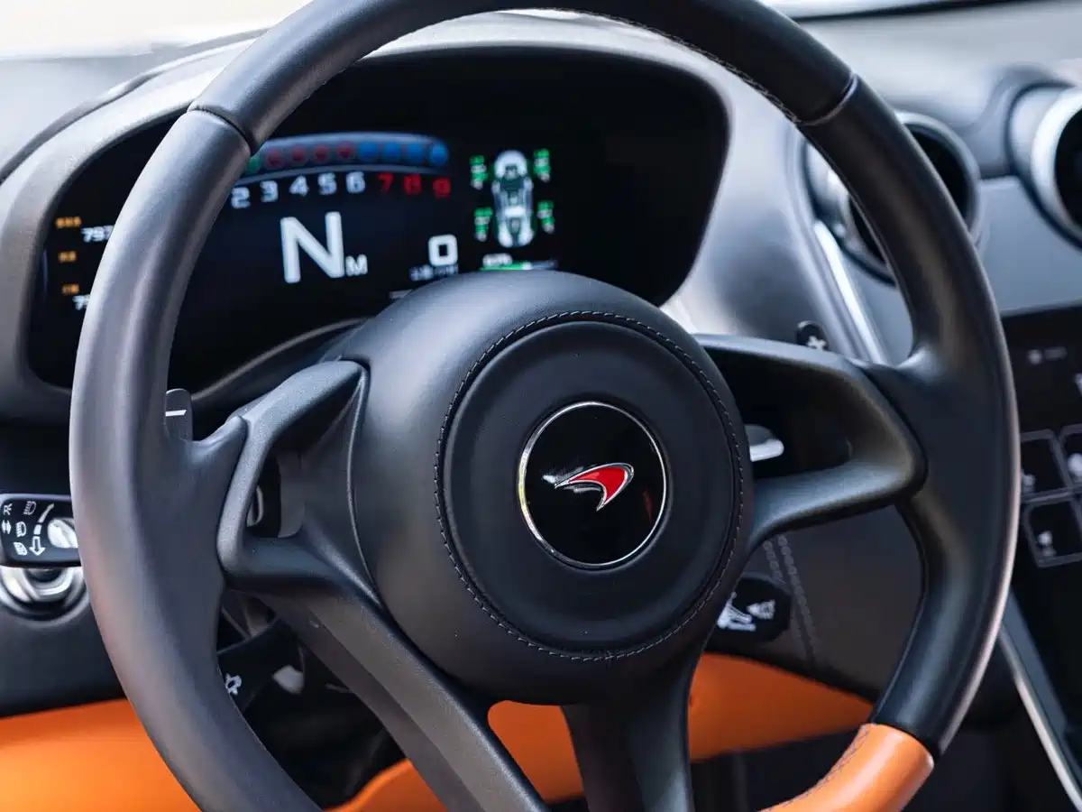 Photo 19 - McLaren 570