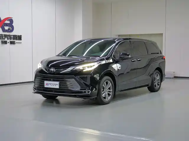 Toyota Sienna 2.5L, гибрид, Полный привод, Престиж