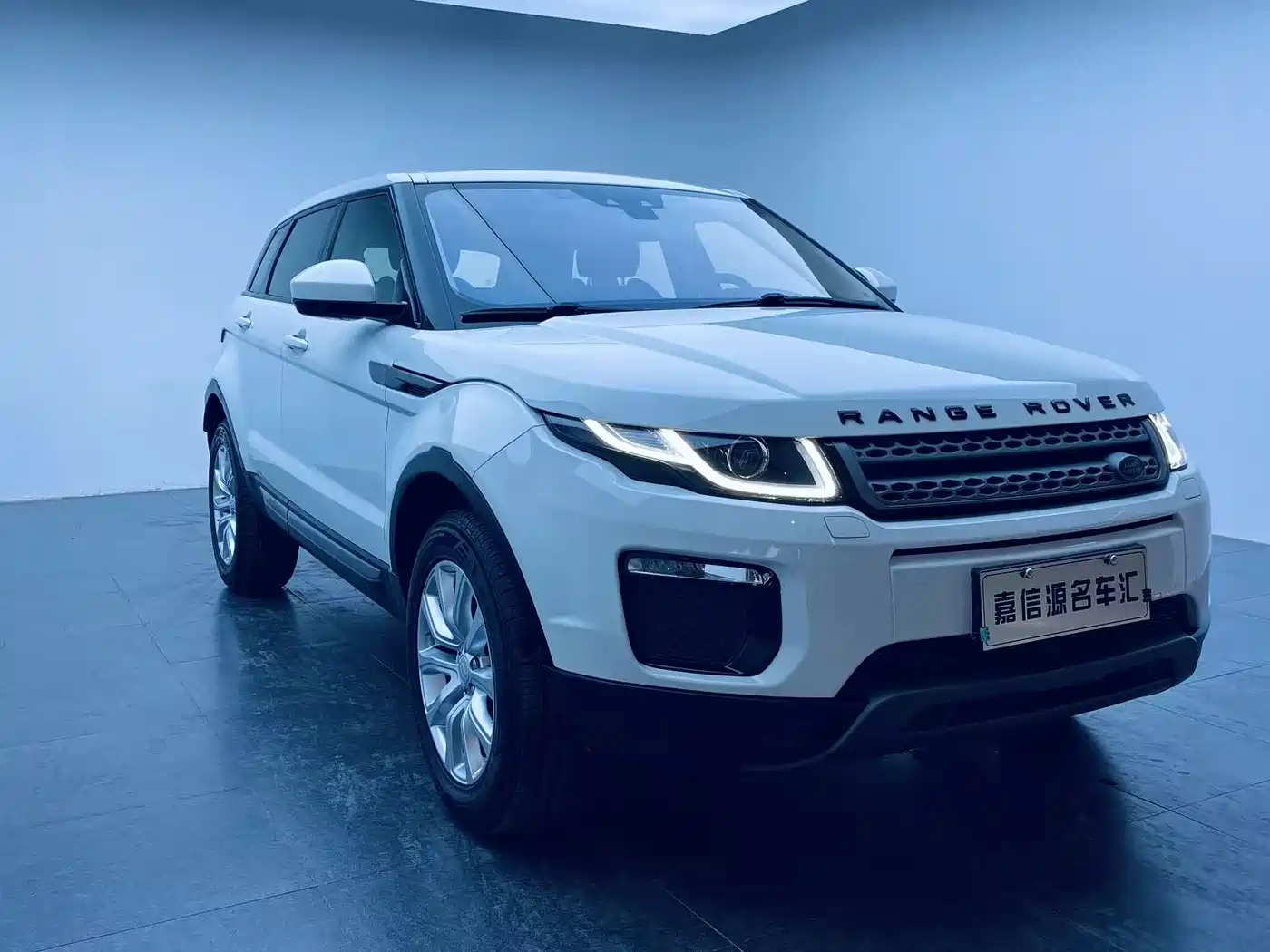 Land Rover Range Rover Evoque 2018 240PS PURE Trend фото 2