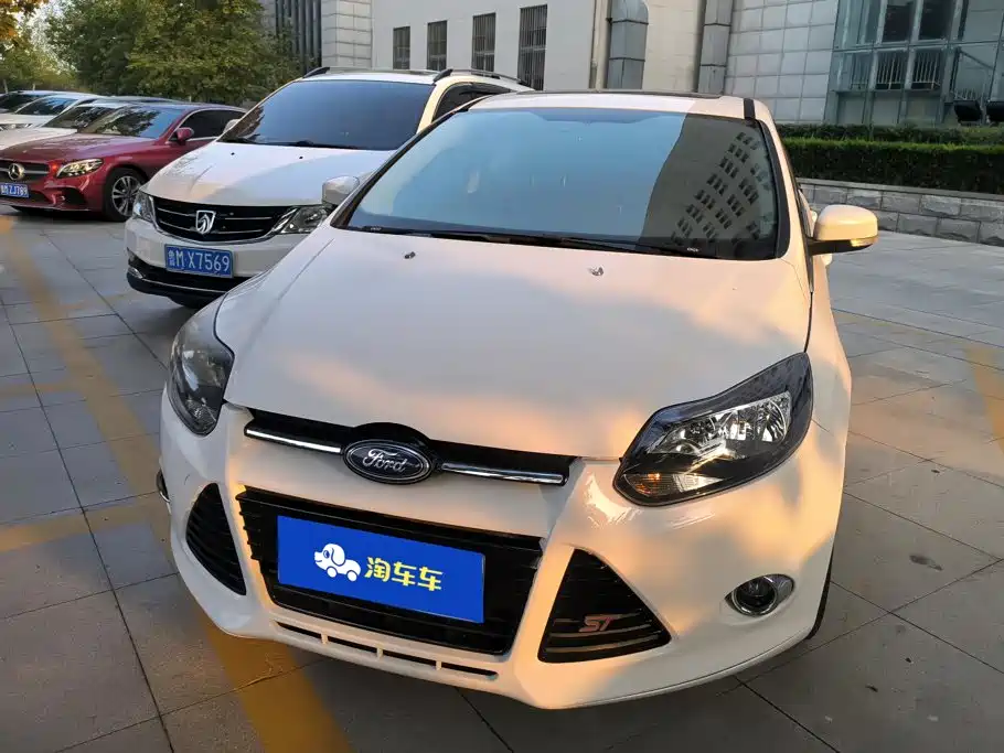 Фото 2 - Ford Focus