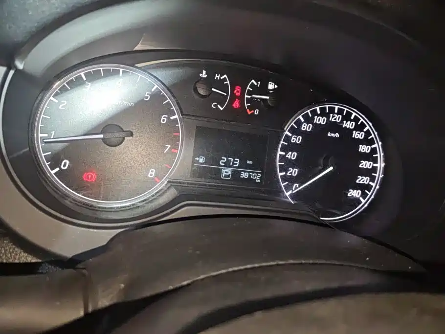 Photo 14 - Nissan Tiida