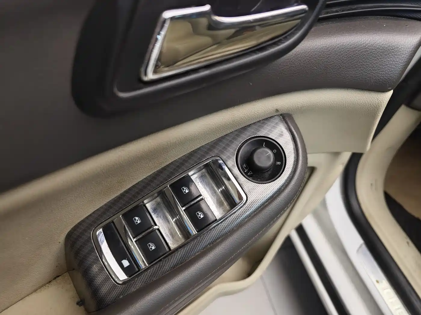 Chevrolet Malibu 2013 2.0L Automatic Luxury Edition фото 9