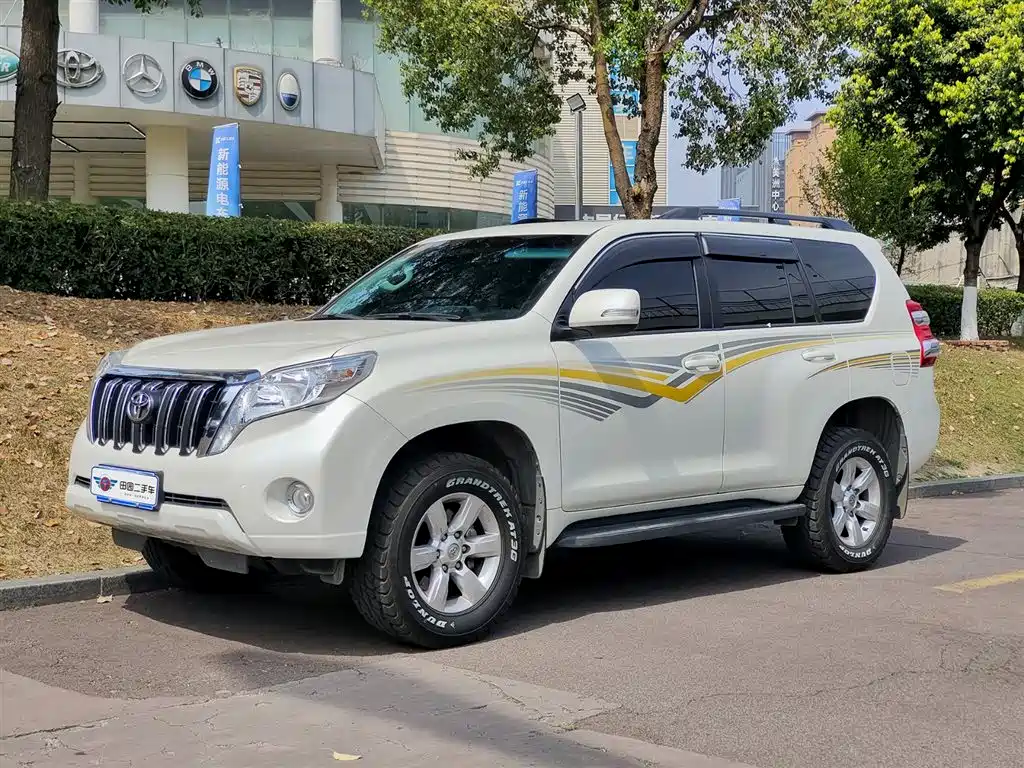TOYOTA PRADO