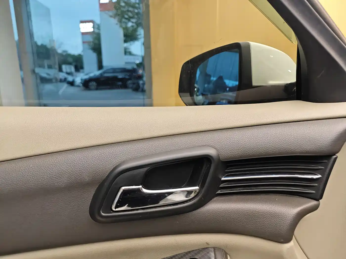 Chevrolet Malibu 2013 2.0L Automatic Luxury Edition фото 8