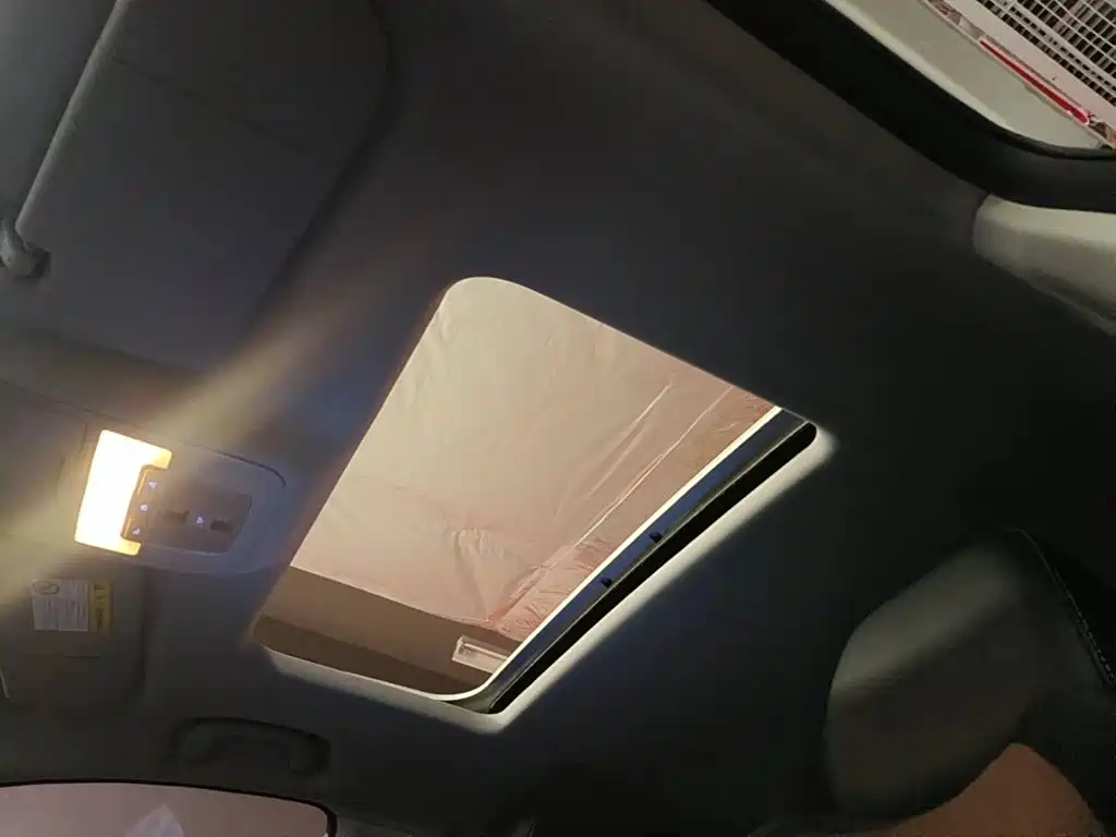 Roewe i6 MAX 2021 2020 Model 300TGI Automatic Cool & Smart Edition
