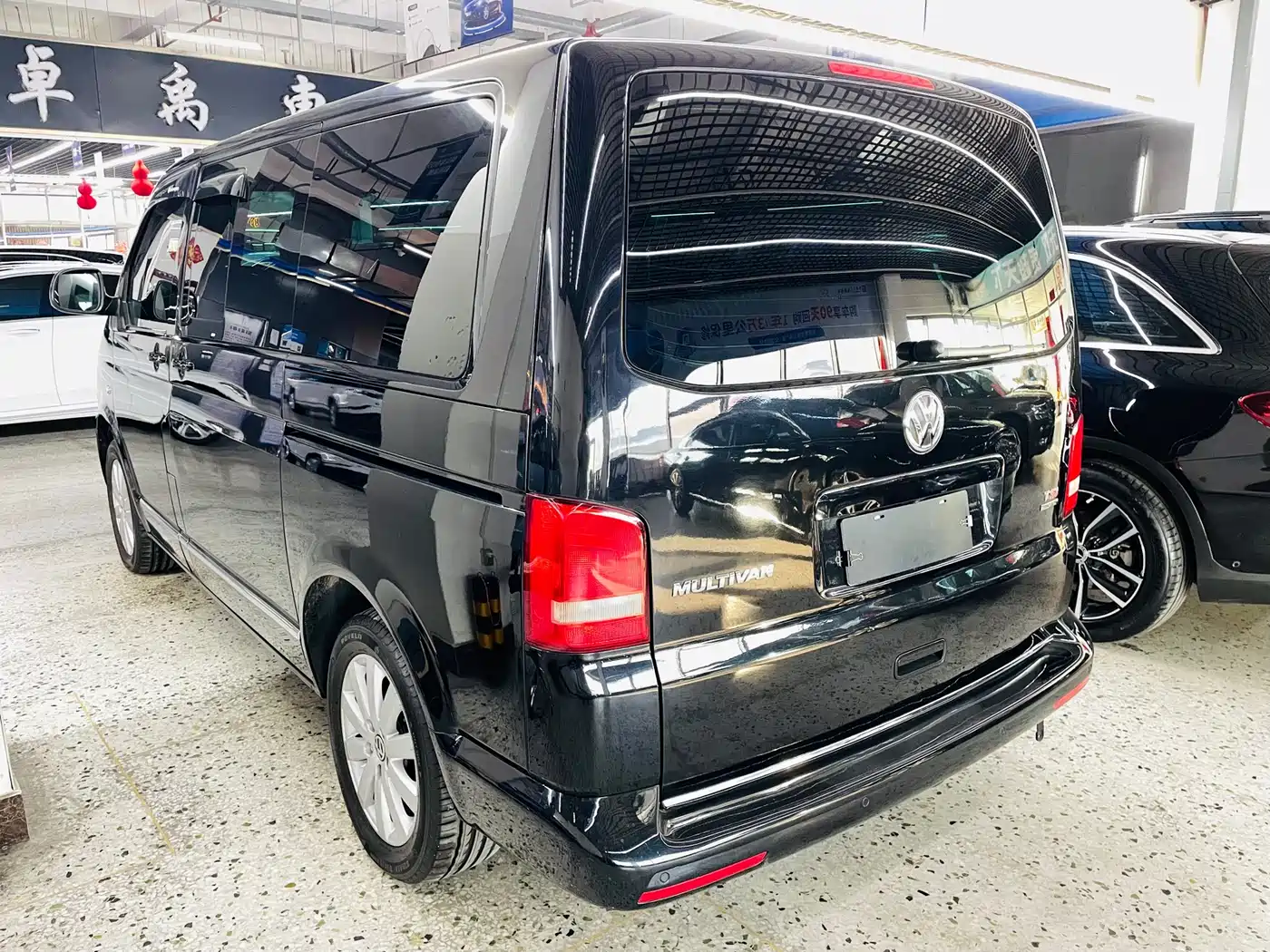 Volkswagen Multivan 2012 2.0TSI 4WD Premium фото 13