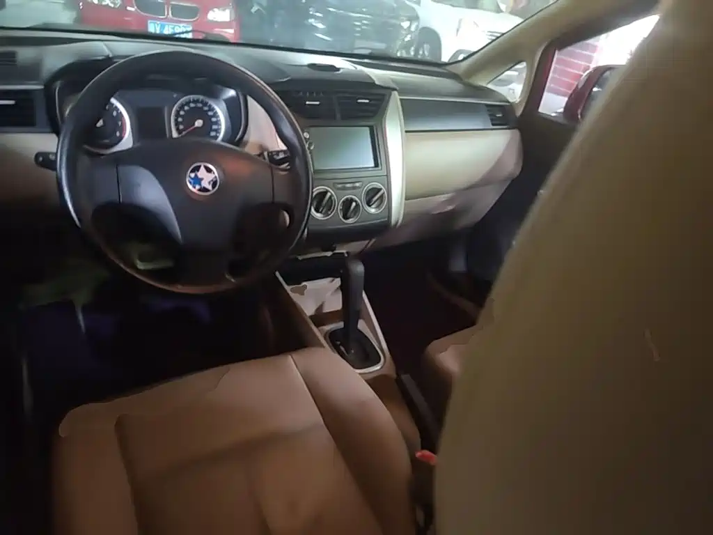 Venucia R50 2014 2013 1.6L Automatic Luxury Edition