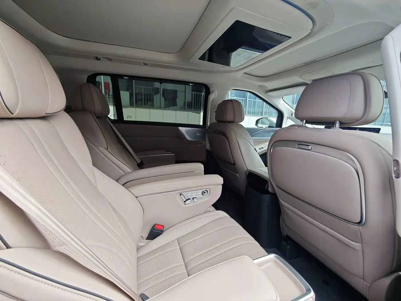 XPeng X9 2025 2025 Extended Range Edition