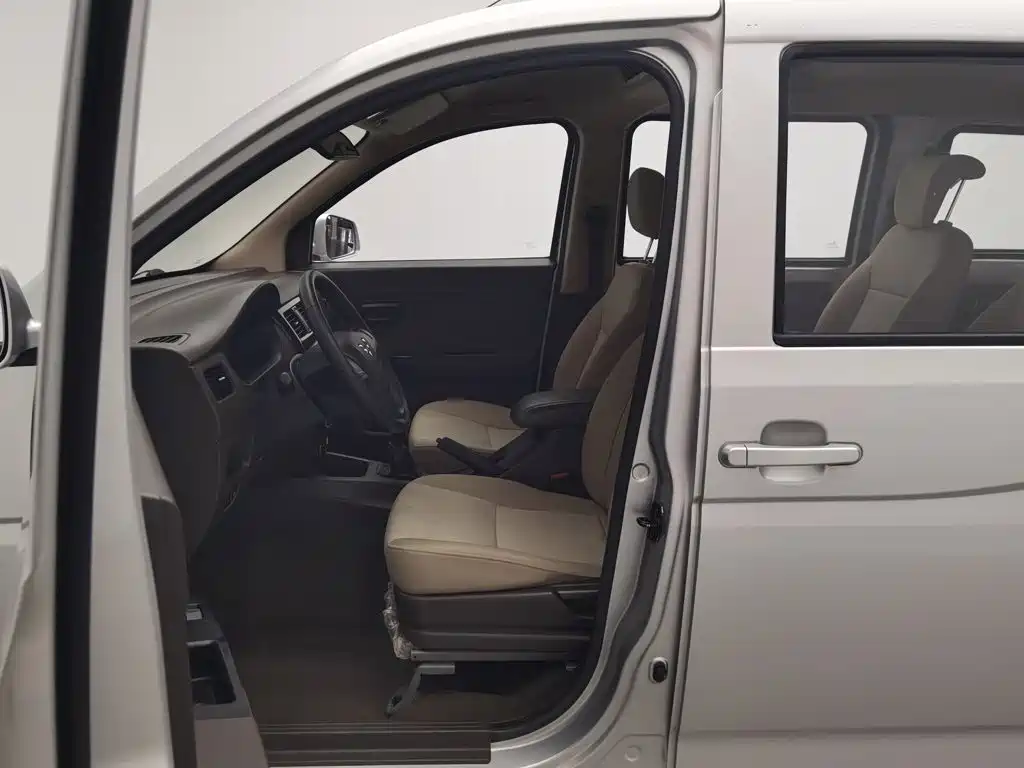 Wuling Motors Wuling Rongguang V 2017 2016 1.2L Standard