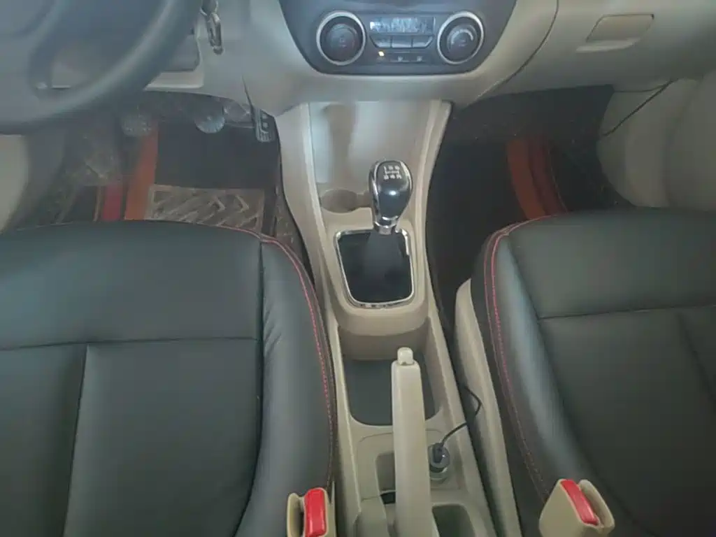 Dongfeng Aeolus Dongfeng Fengshen A60 2016 2016 Model 1.5L Manual Luxury