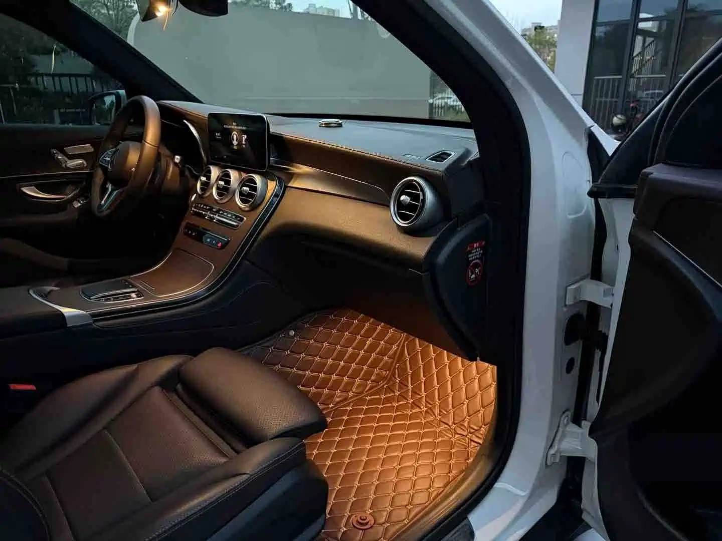 Фото 4 - Mercedes-Benz GLC
