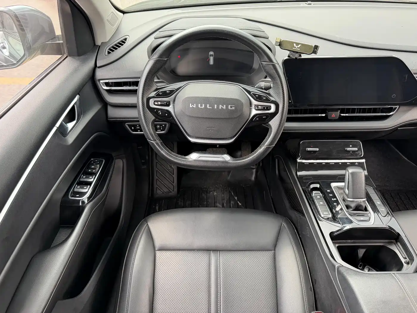 Wuling Motors Wuling Victory 2021 2020 1.5T CVT Flagship Business Class