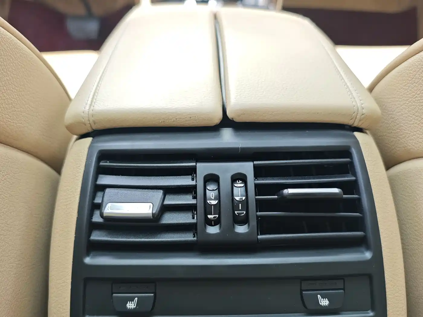 BMW 5 Series 2012 523Li Luxury фото 16