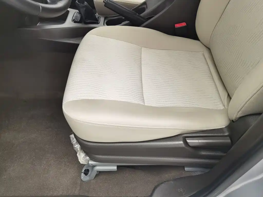 Wuling Motors Wuling Rongguang V 2017 2016 1.2L Standard