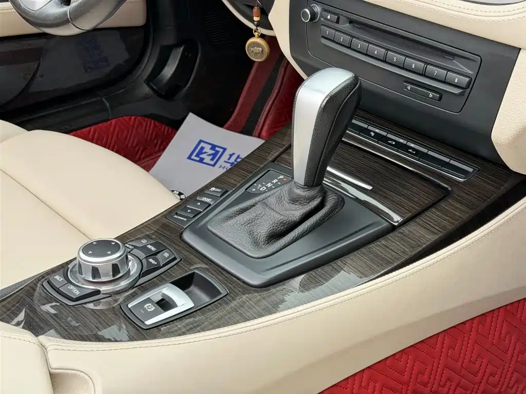 BMW Z4 2010 sDrive30i Leading Model фото 18