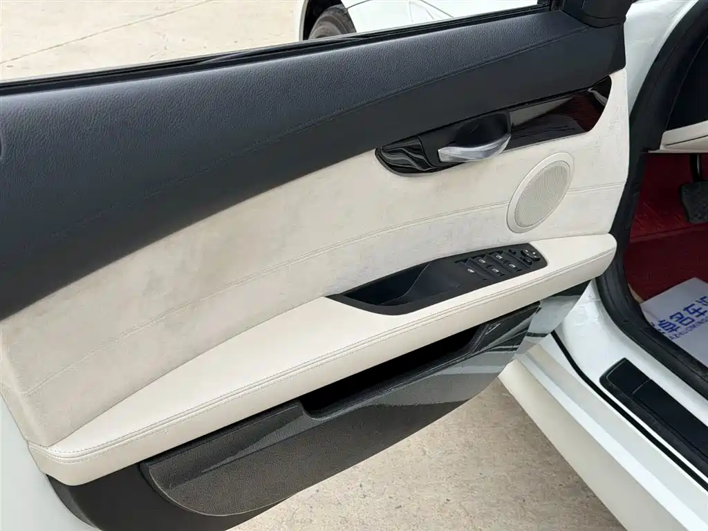 BMW Z4 2010 sDrive30i Leading Model фото 12
