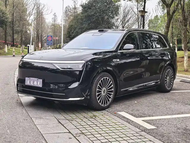 AITO ASK THE WORLD M8