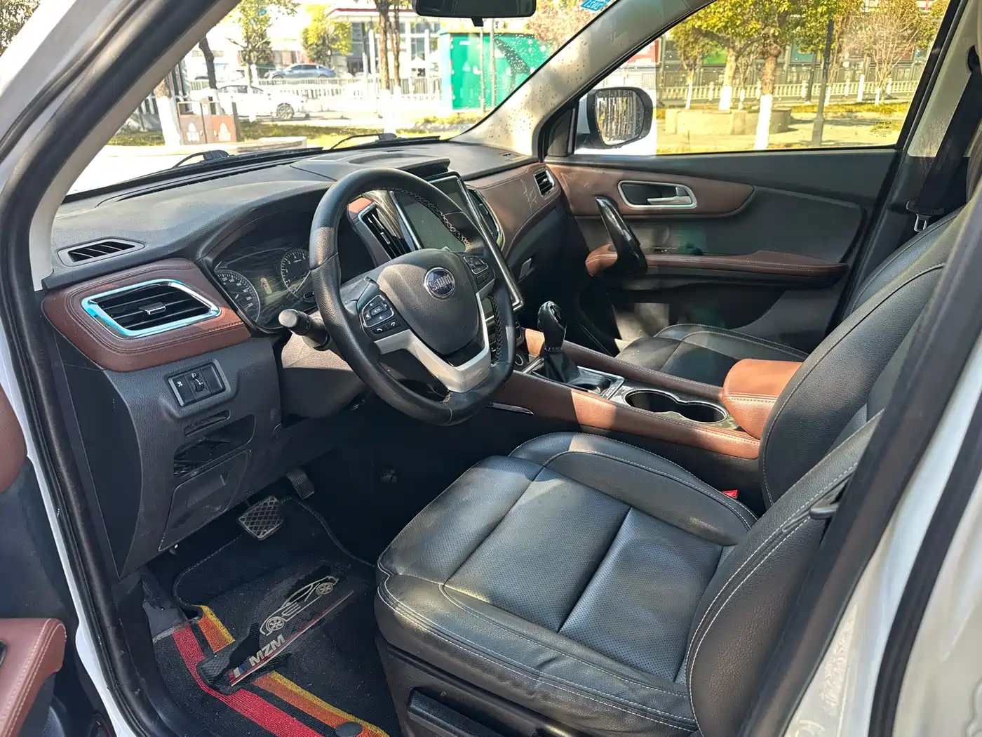 SWM Motor SWM X7 2019 2018 1.5T Auto Smart Enjoy 7-seater