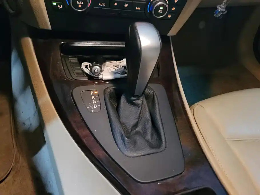 Photo 16 - BMW 3 Series