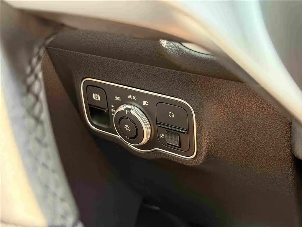 Mercedes-Benz GLB 2025 2025 Model GLB 200 Dynamic Edition