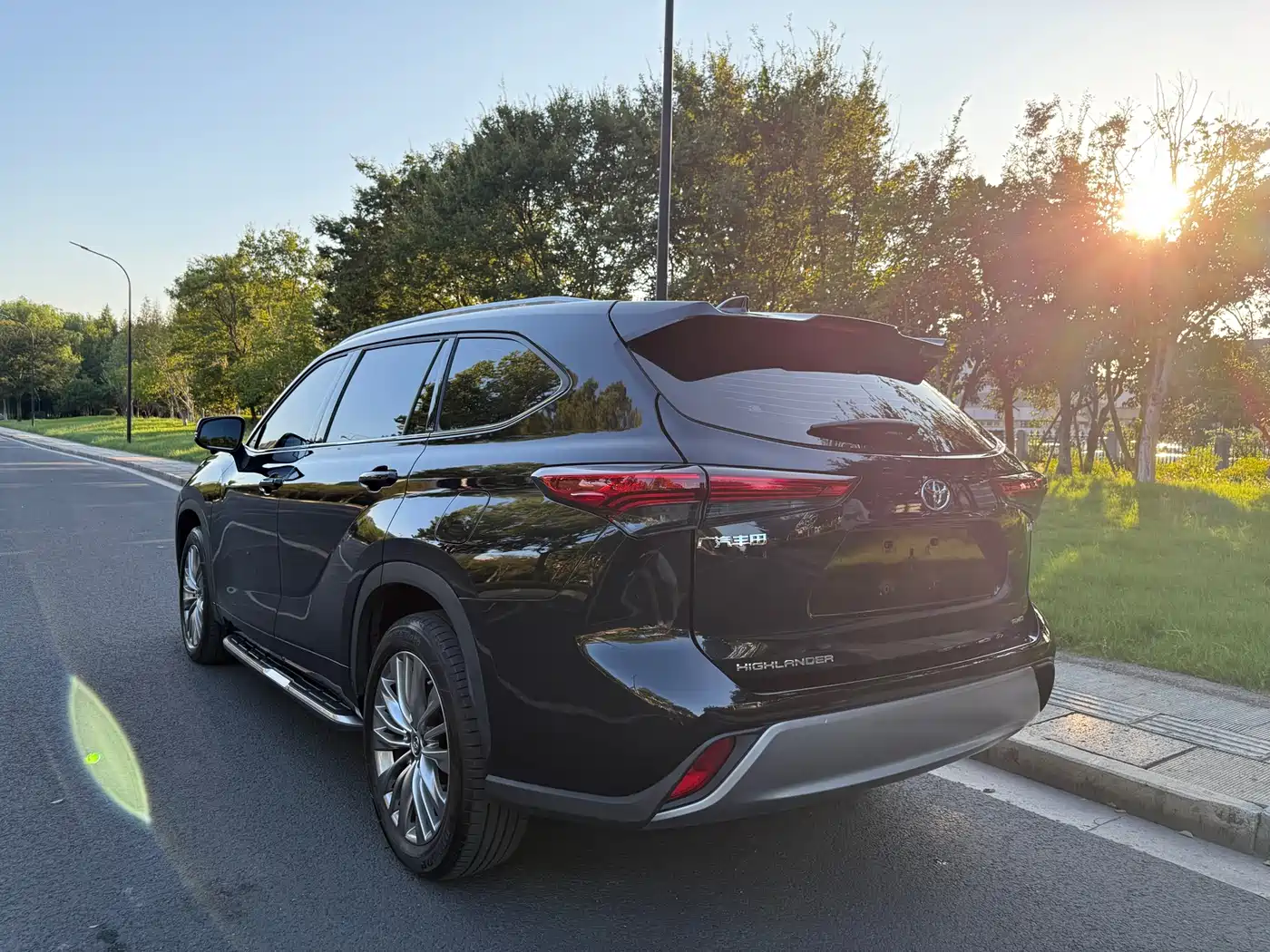 Toyota Highlander 2022 380T 4WD Luxury 7-Seater фото 9