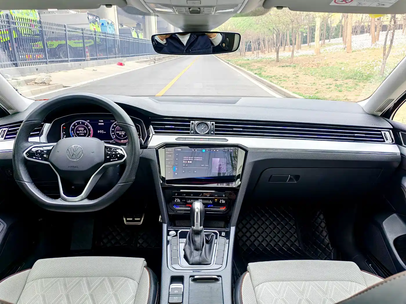 Volkswagen Magotan 2025 Facelift Public Edition 330TSI DSG Luxury фото 9