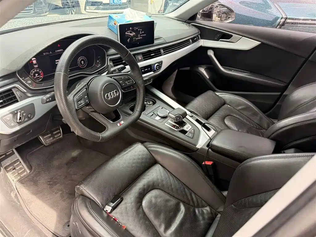 Audi A4L 2017 40 TFSI Fashion Edition фото 3