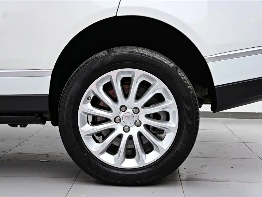 Land Rover Range Rover 2019 3.0 SCV6 Heritage Edition фото 39