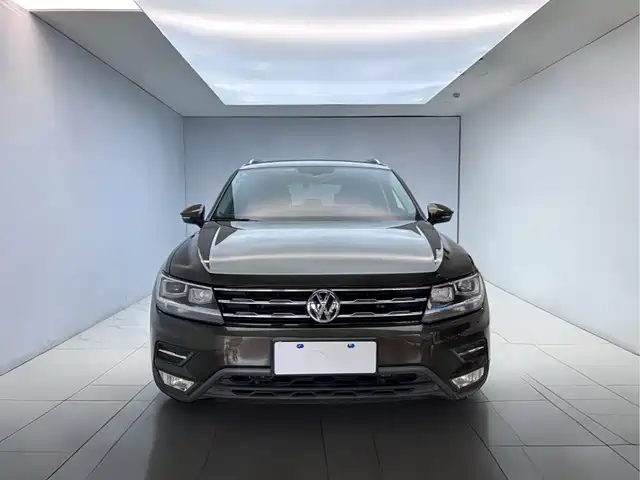 Volkswagen Tiguan L 2017 330TSI Automatic 2WD Luxury Edition — фото 2
