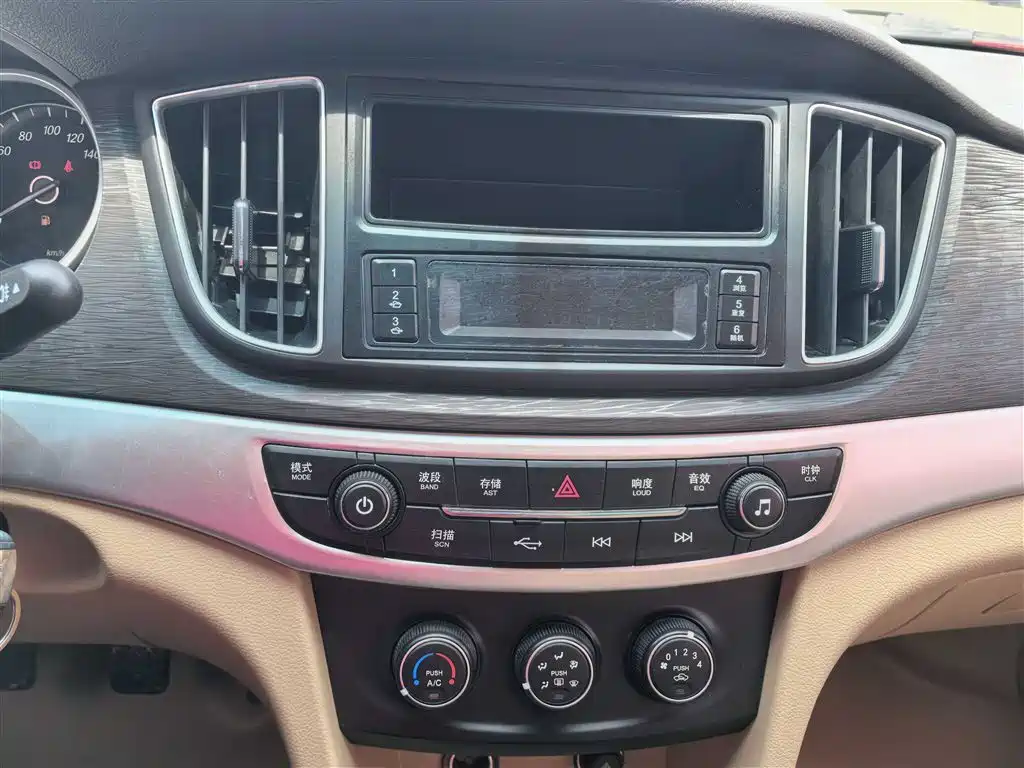 Baojun 730 2019 2016 1.5L Manual Premium 7-Seater (China V)