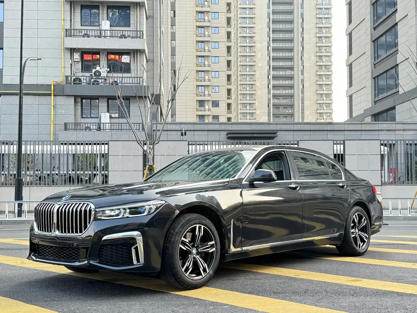 BMW 7 Series 2011 740Li Steinway Limited Edition фото 2