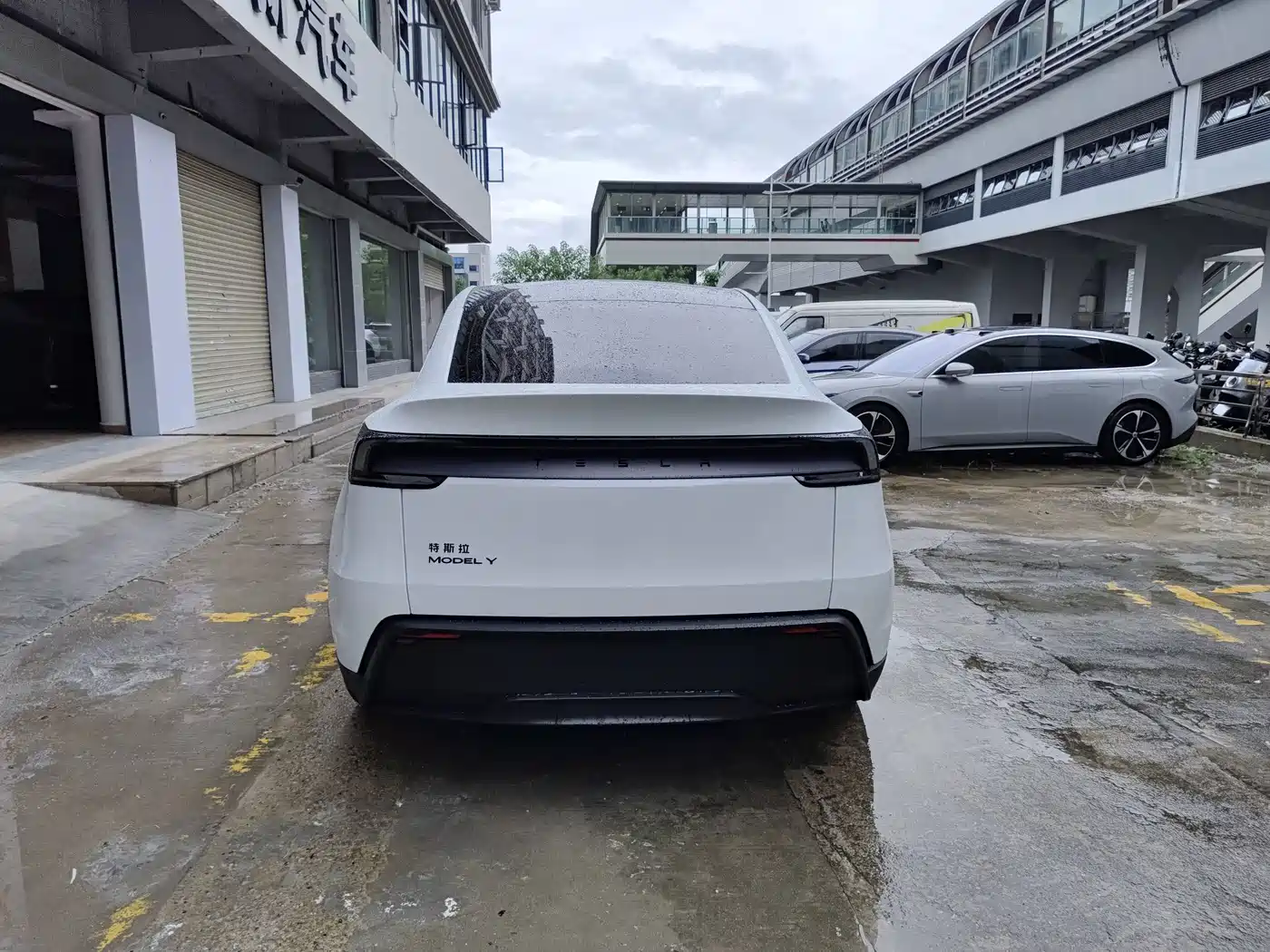Tesla Model Y 2026 2026 Rear-Wheel Drive