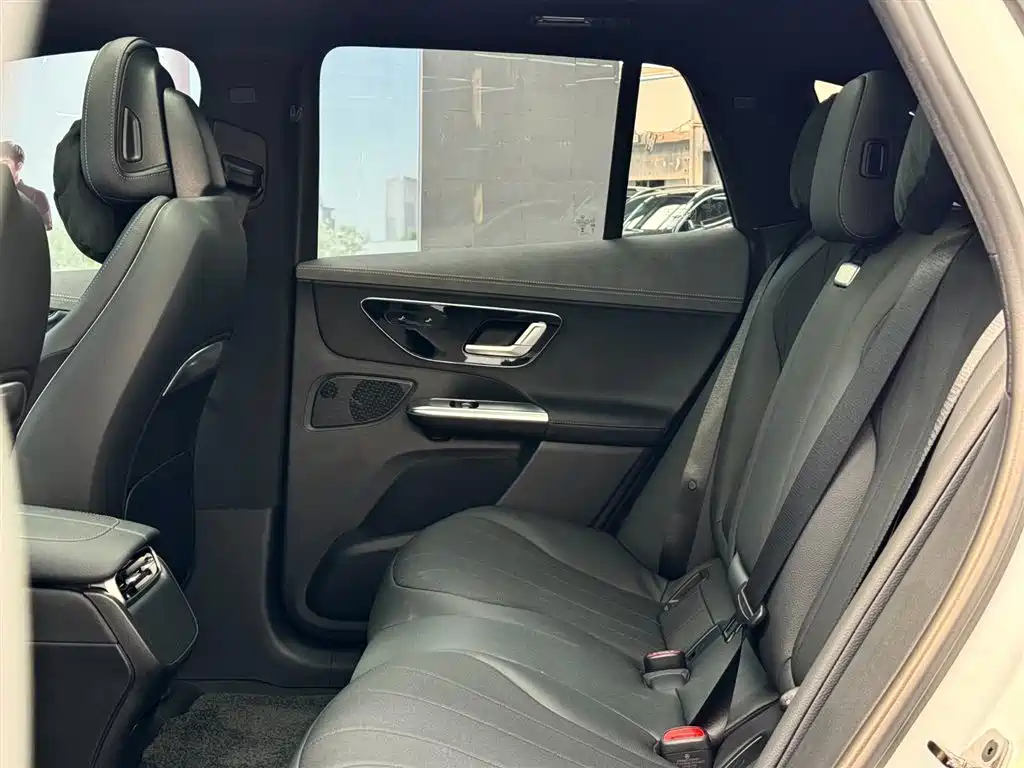 MERCEDES-BENZ EQE SUV