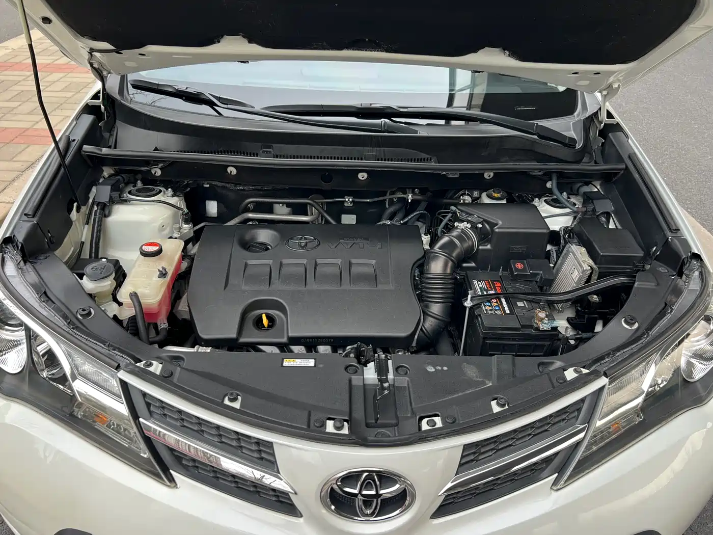Toyota RAV4 Rongfang 2015 2.0L CVT 4WD Pioneer Edition фото 20