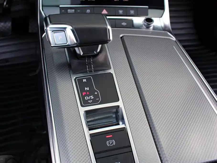 Audi A6L 2021 45 TFSI Exclusive Sport фото 10