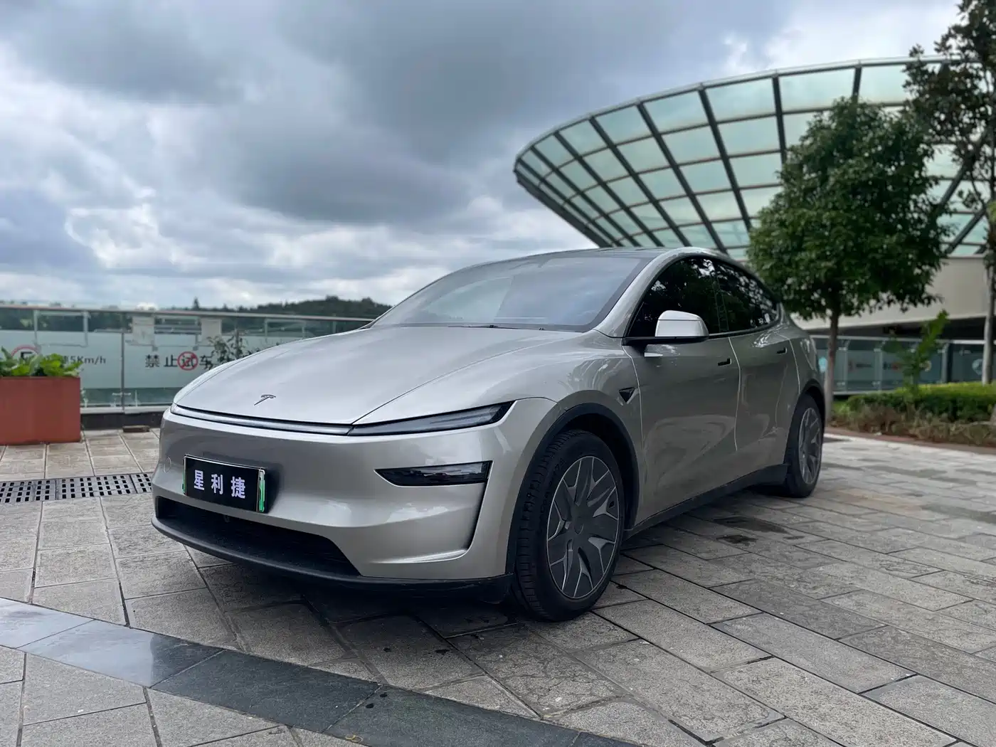 Tesla Model Y L 2025 2025 Facelift Long Range AWD