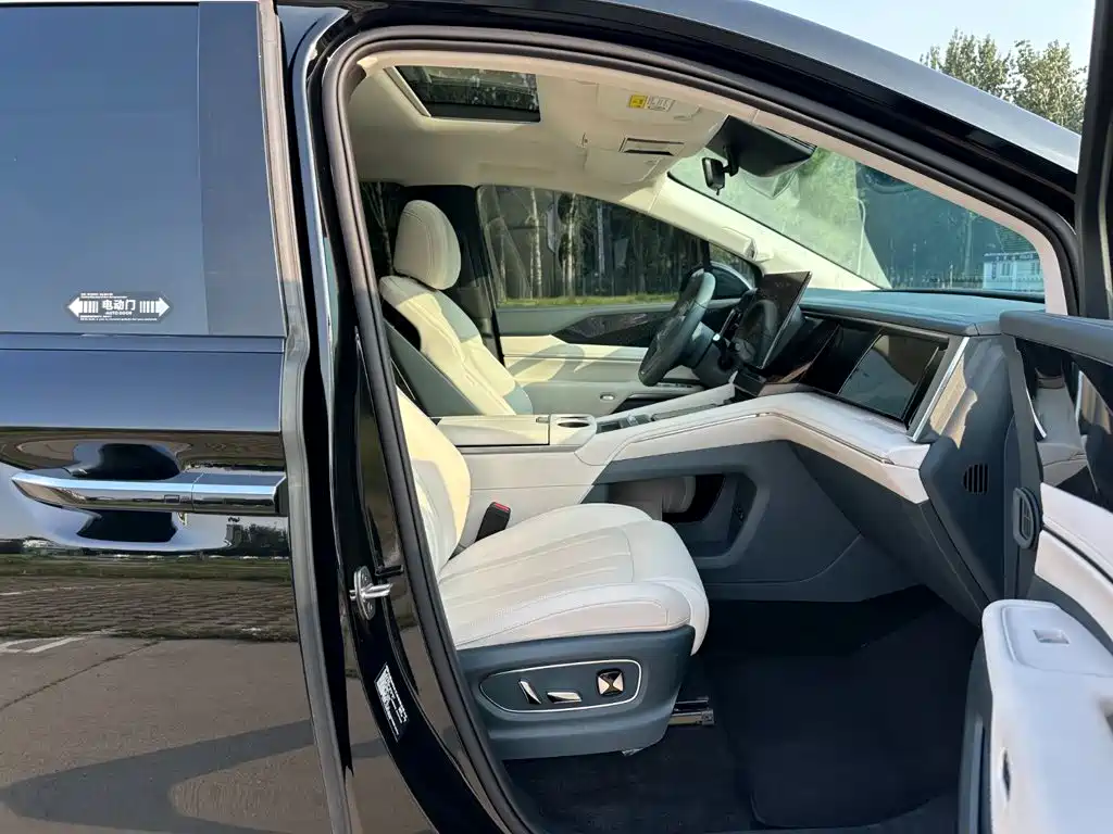 BYD Xia 2026 2026 DM-i 1.5T 218km Premium