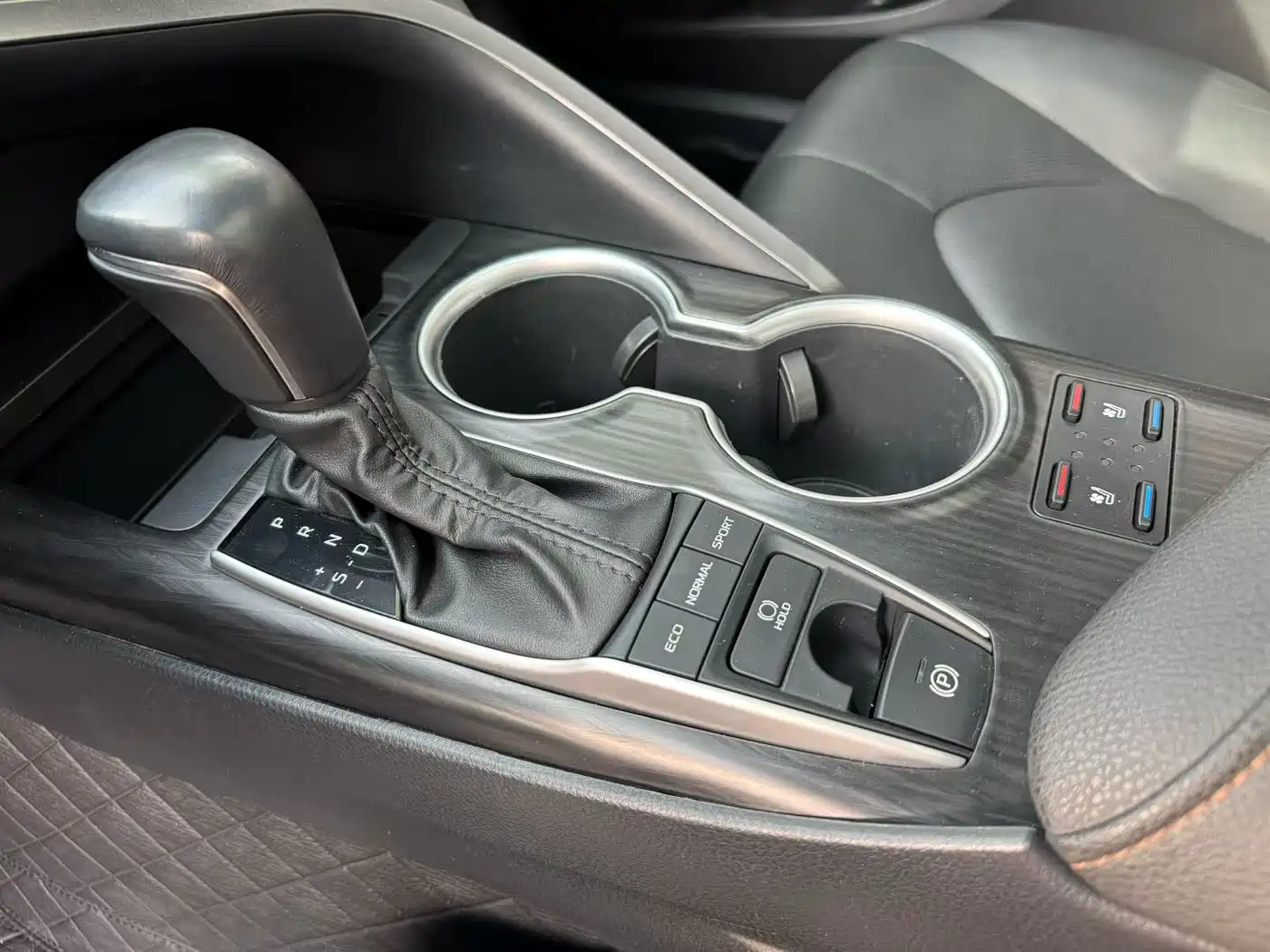 Toyota Camry 2023 2.5Q Flagship Edition фото 8