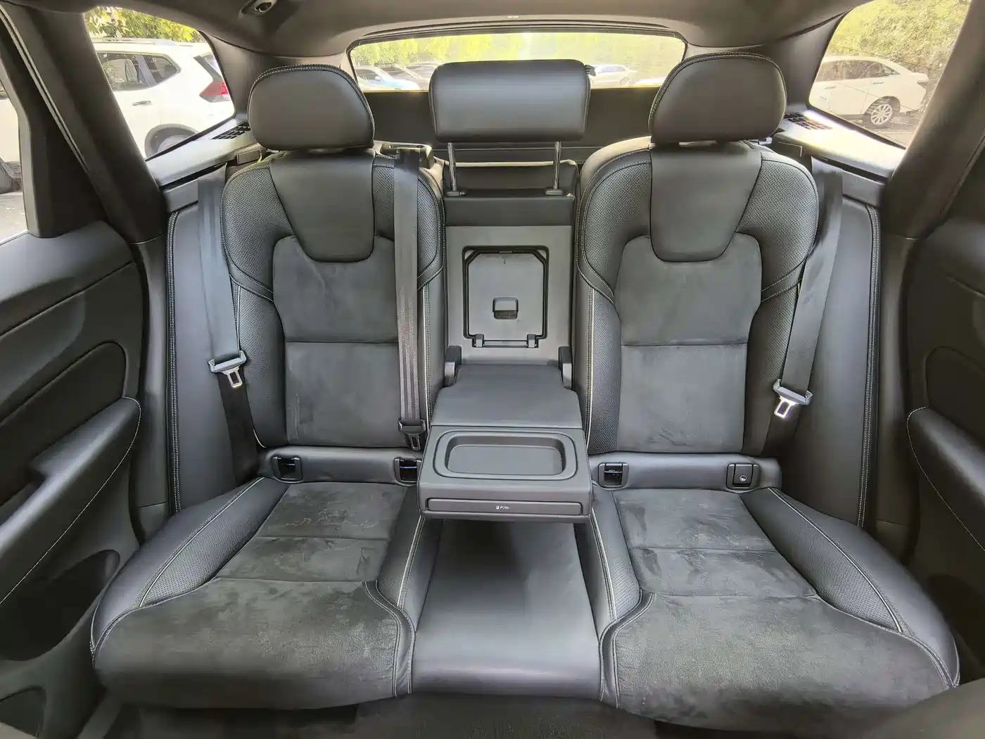 Volvo XC60 Plug-in Hybrid 2020 2019 T8 Twin Engine R-Design (China VI)