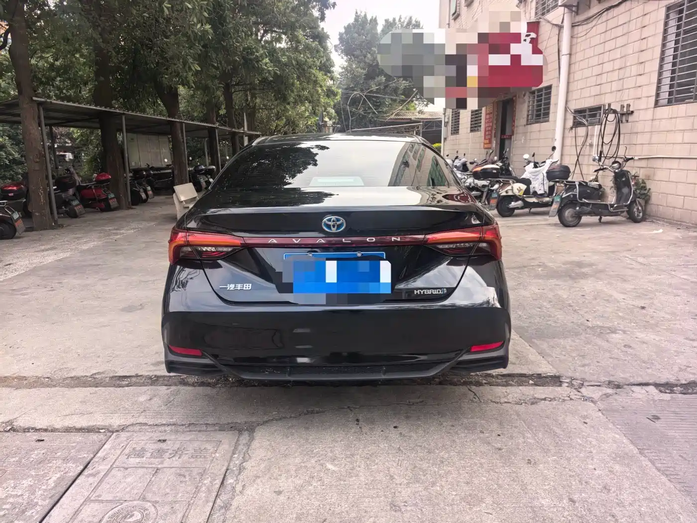 Toyota Avalon 2019 Hybrid 2.5L Luxury Edition China V фото 11